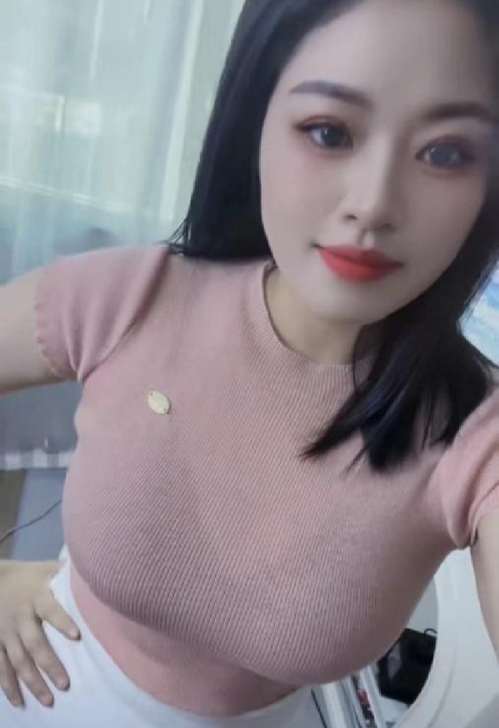 罗湖巨乳妹子小宝