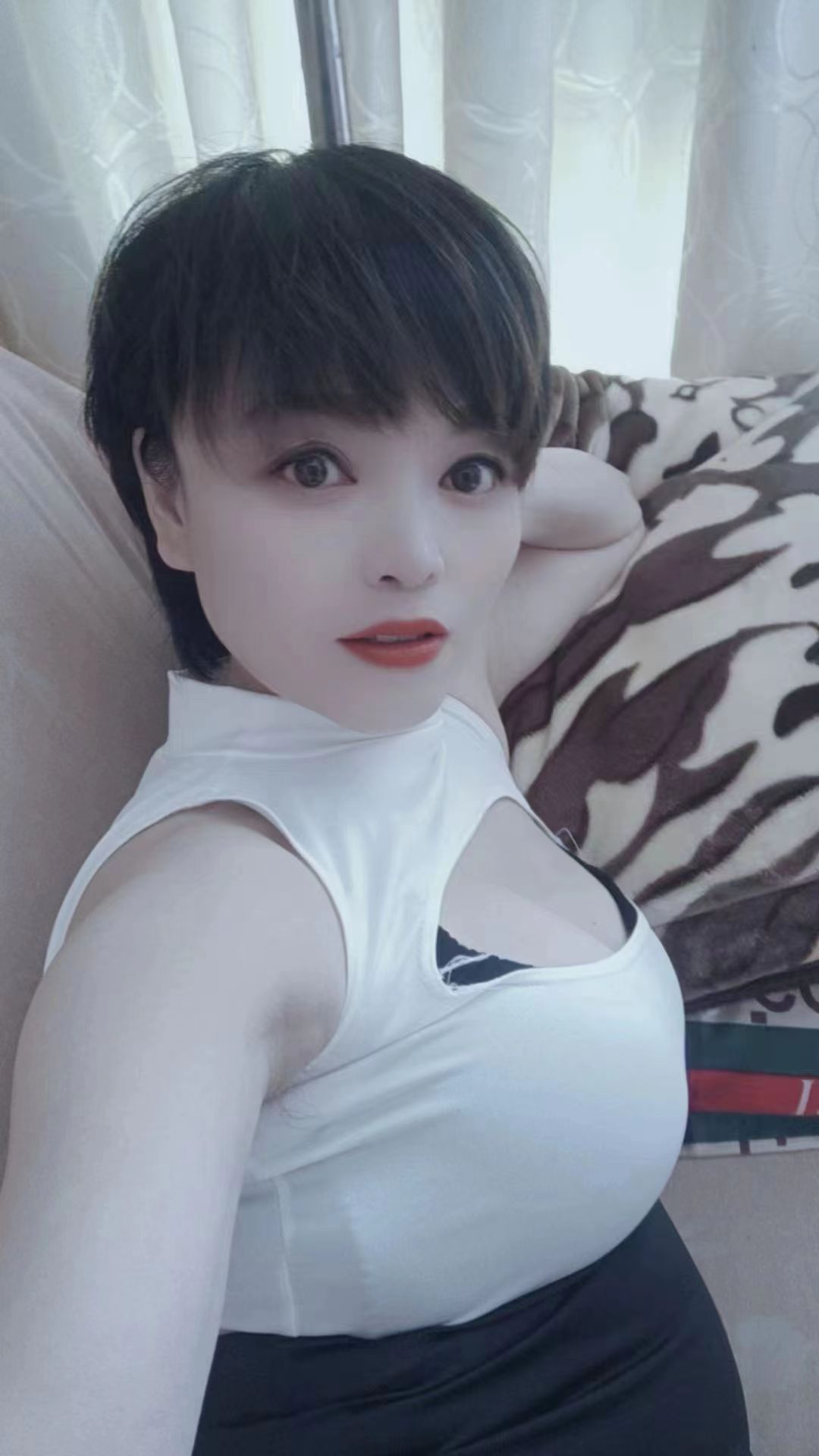 很Sao很性感很爱舔的妹子