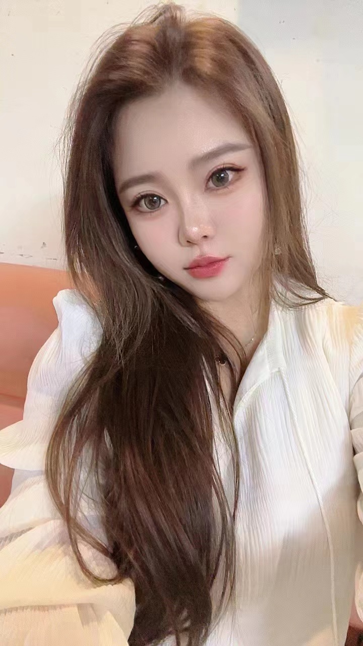 可以一字马的小姐姐