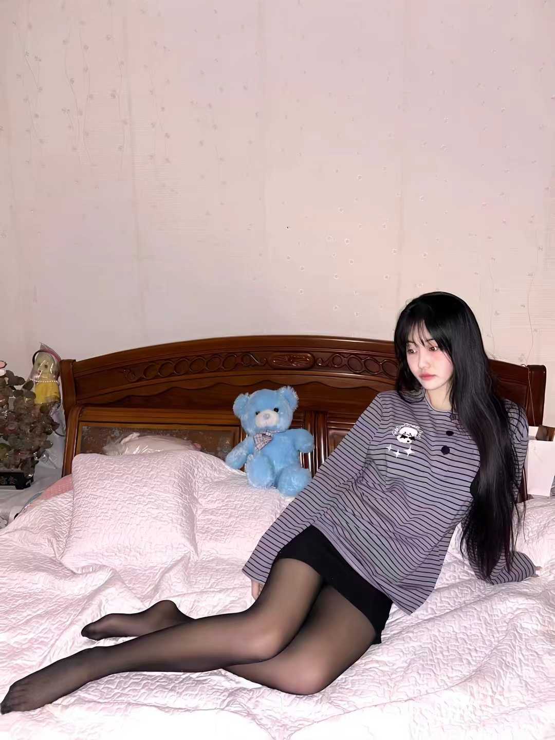 黑丝超级性感的小姐姐