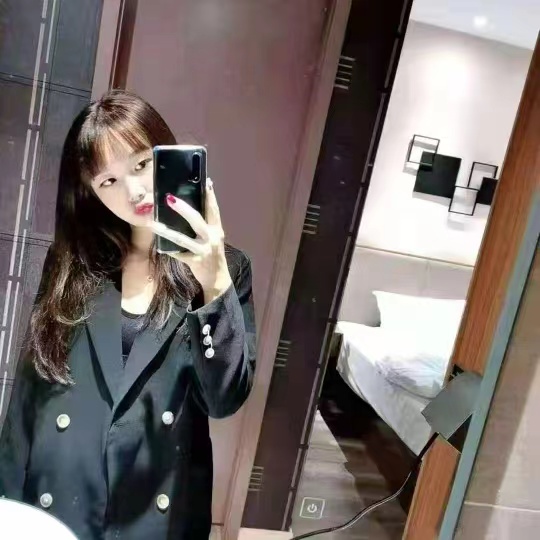 很风Sao的小姐姐