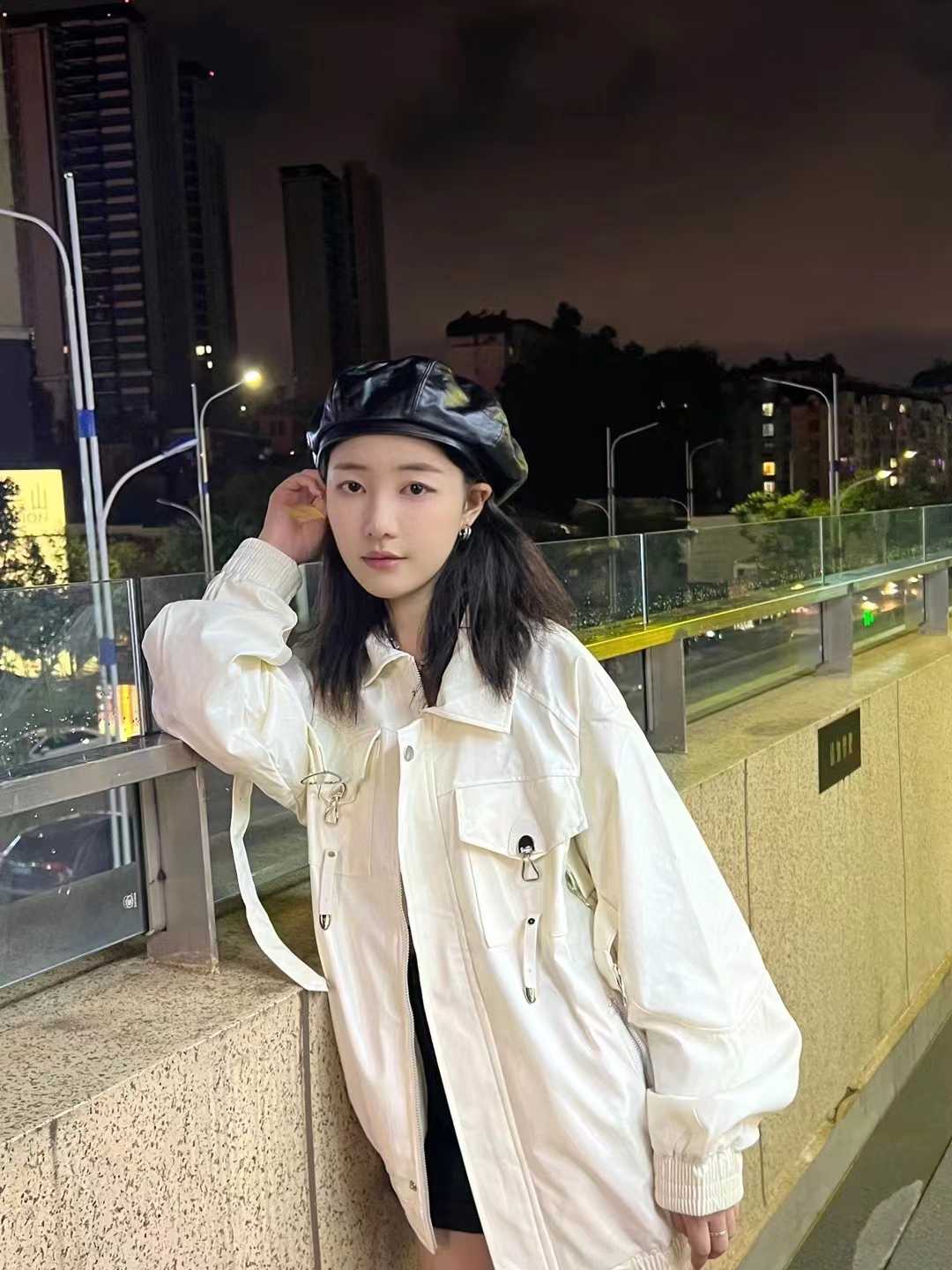 很年轻很嫩的妹子