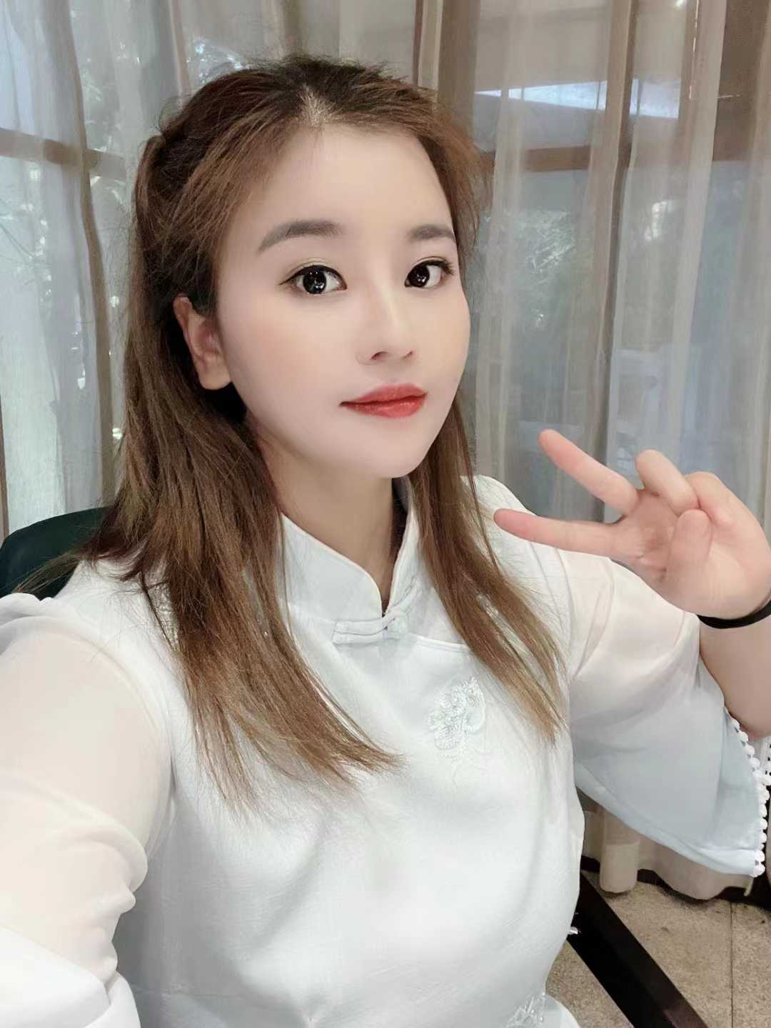 妹子风情万种很不错