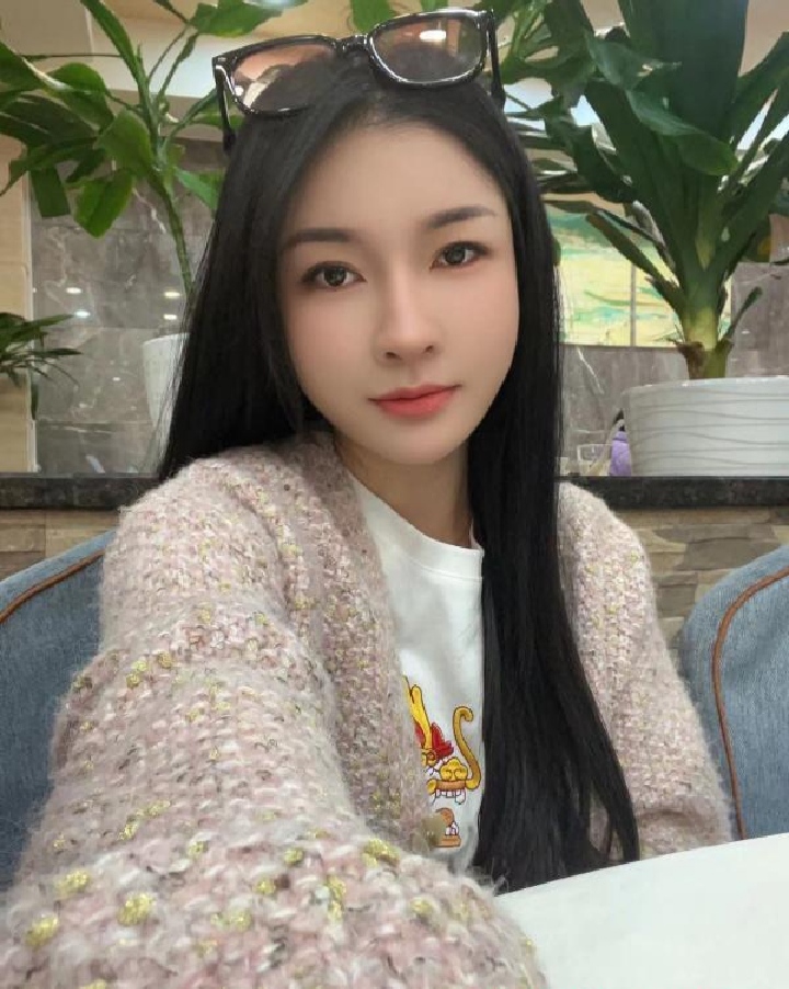 宝安甜美少女麦兜