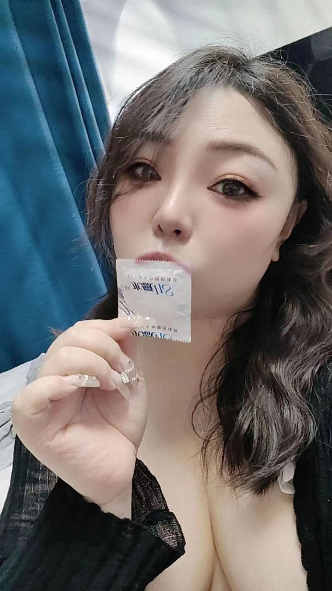 奔放火辣的妹子