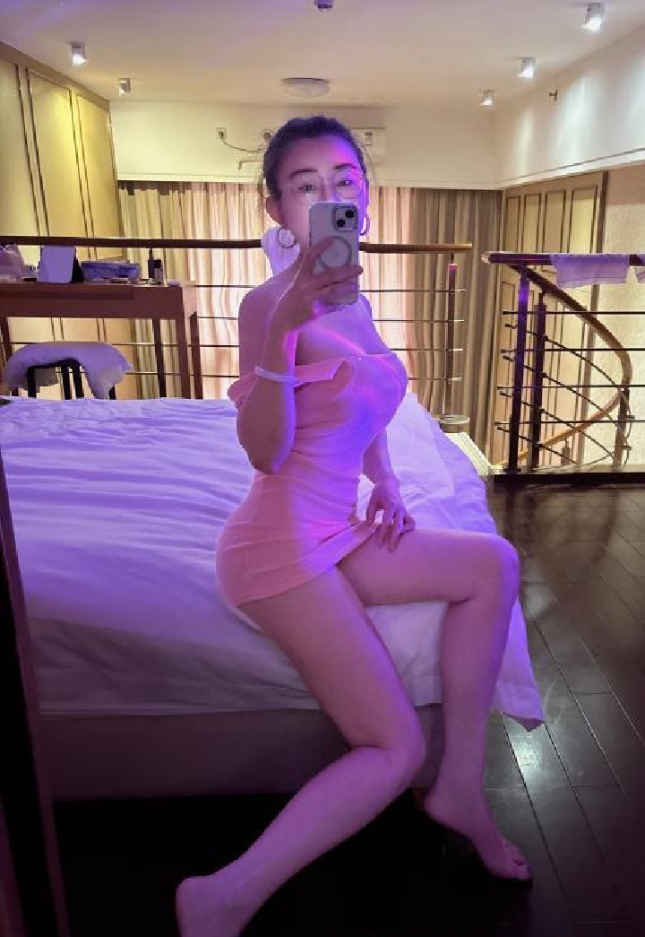 姑苏区眼镜白虎妹瑶瑶