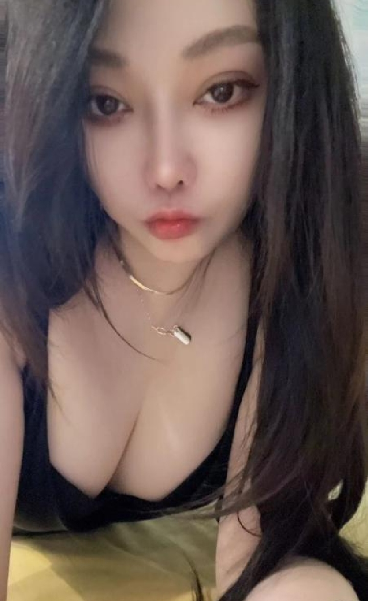 新街口服务系丰满美女