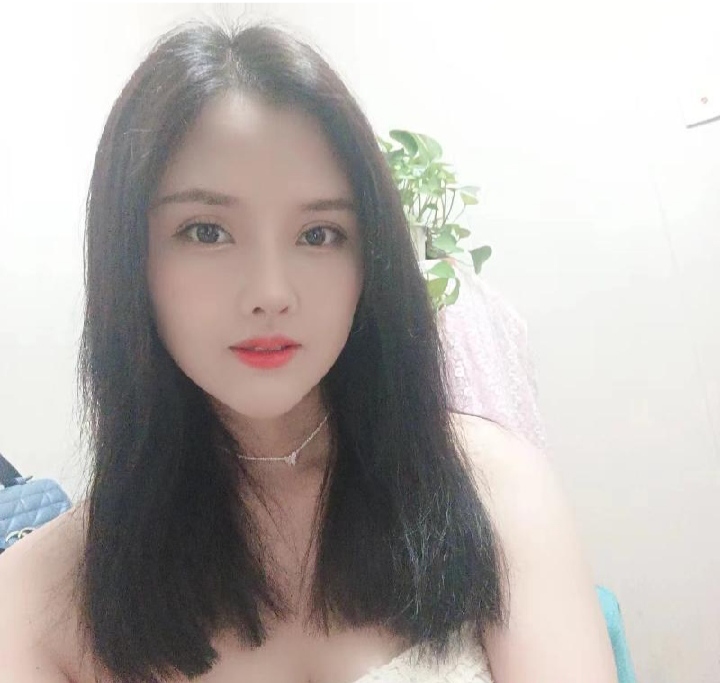 宝安大胸甜美李一桐