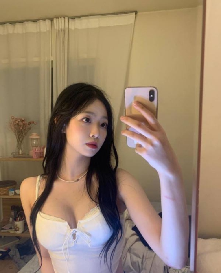 南湖区翘臀制服妹