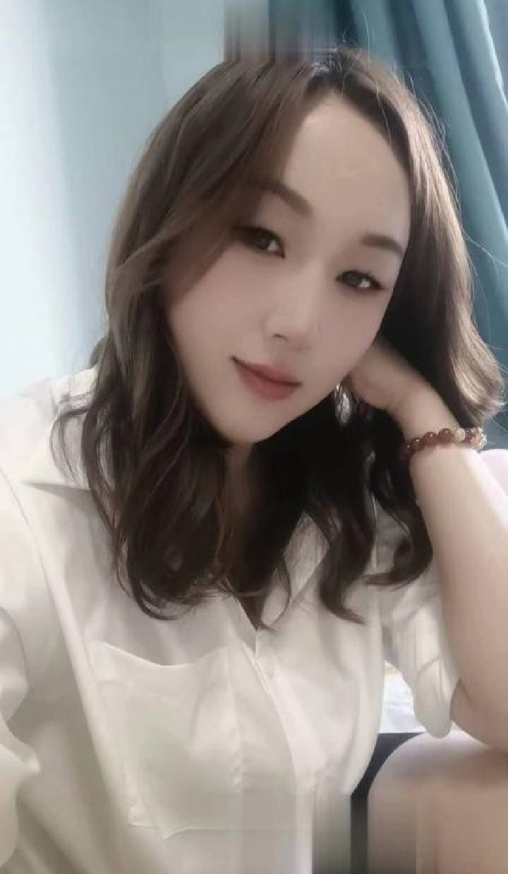 徐汇娇媚诱人少妇