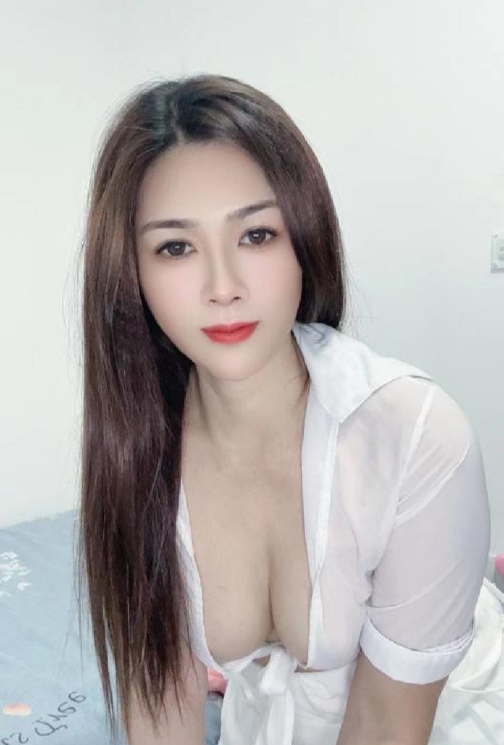 梅花园丰润少妇樱花