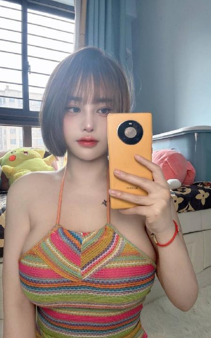 火辣巨乳勾人妹子