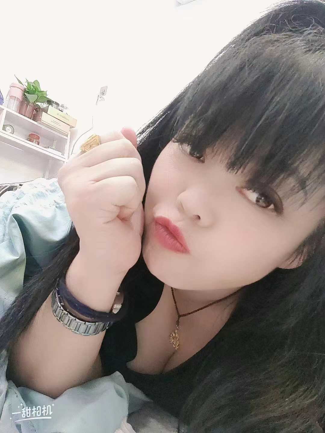 价格不贵的大胸少妇