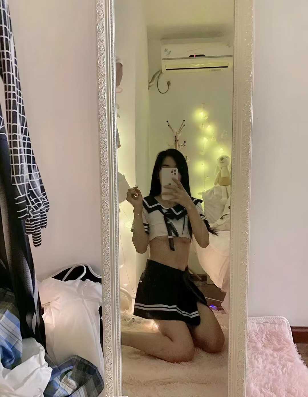 娇小美丽小西西