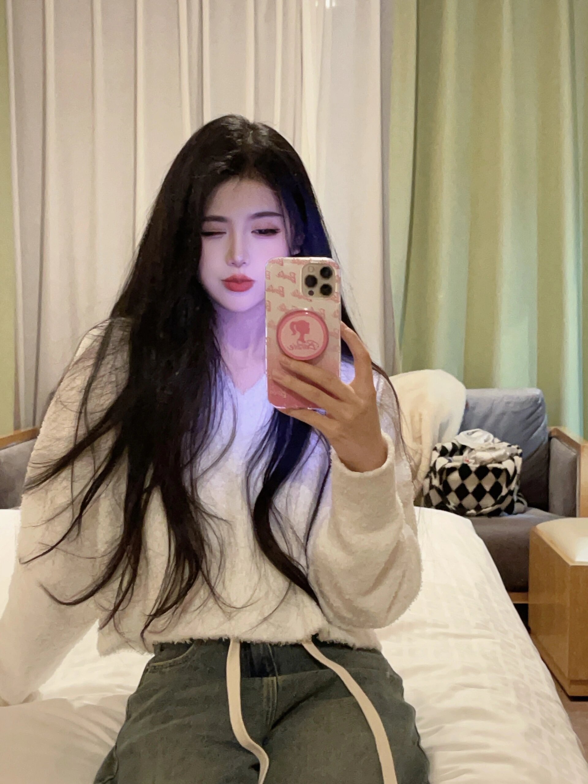 妹子自己偶尔兼职