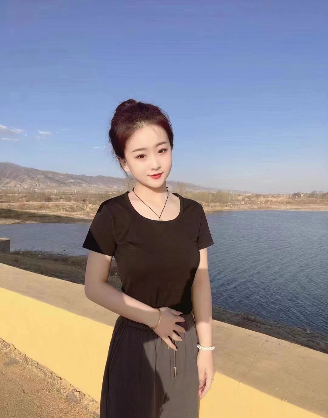 推荐一小美女嘉嘉