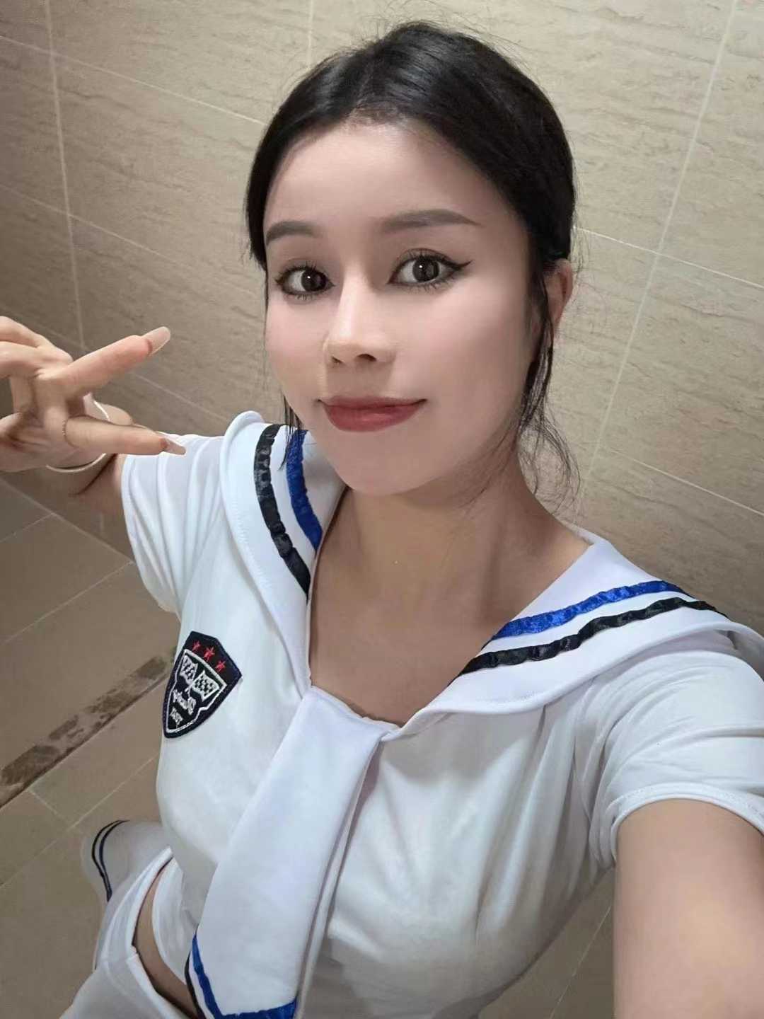 花样湿床会喷水的小Sao货