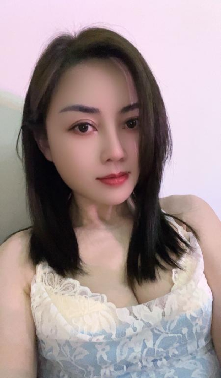 龙岗区布吉美胸少妇