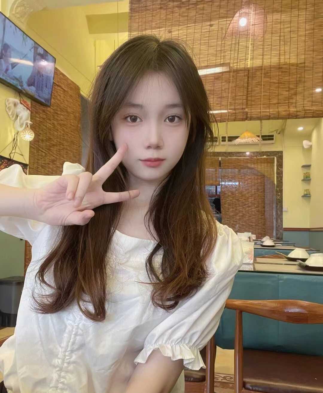 主动热情的在校兼职小姐姐