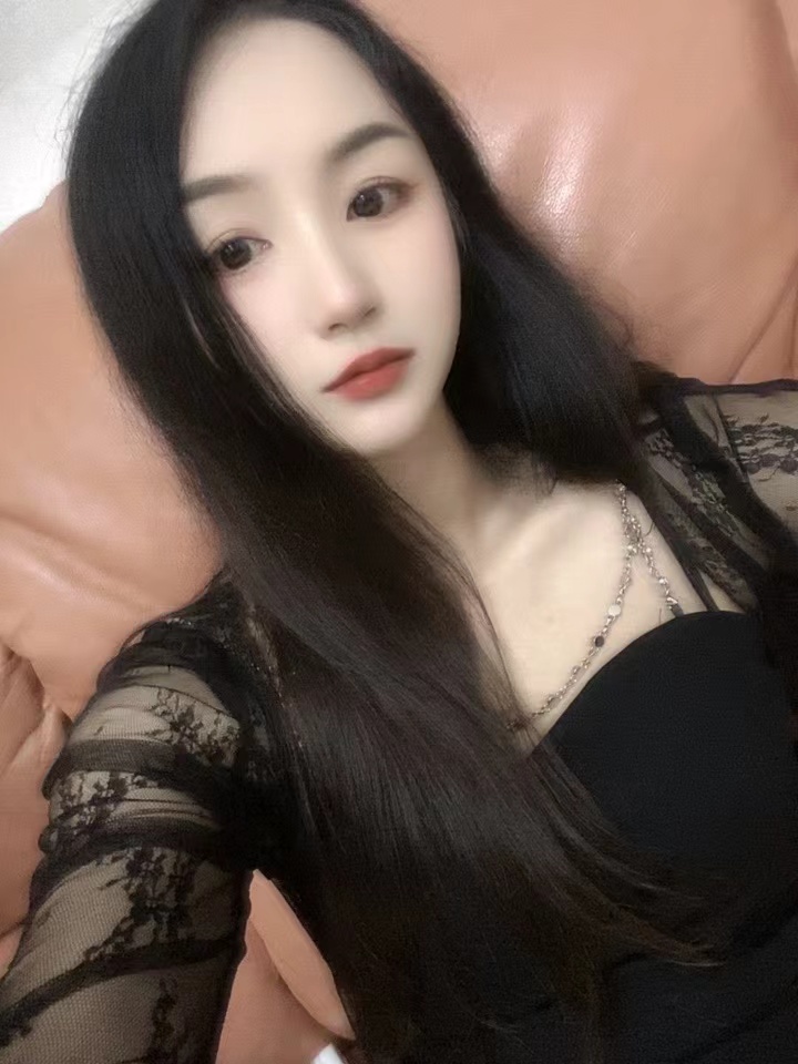 高挑性感兼职美女