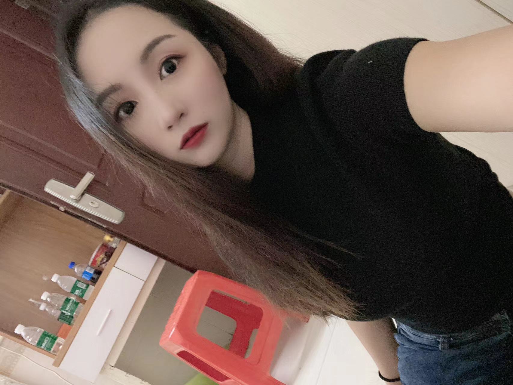 高挑性感兼职美女