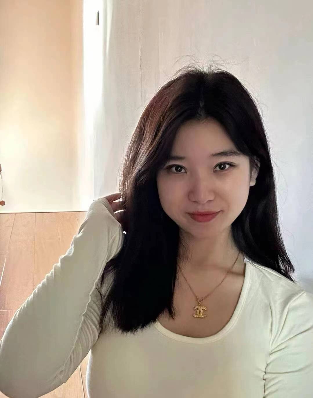 风Sao白皙轻熟女