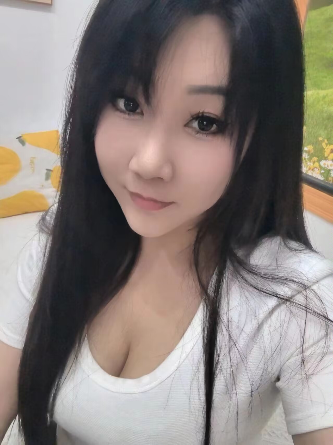 丰满性感，小姐姐