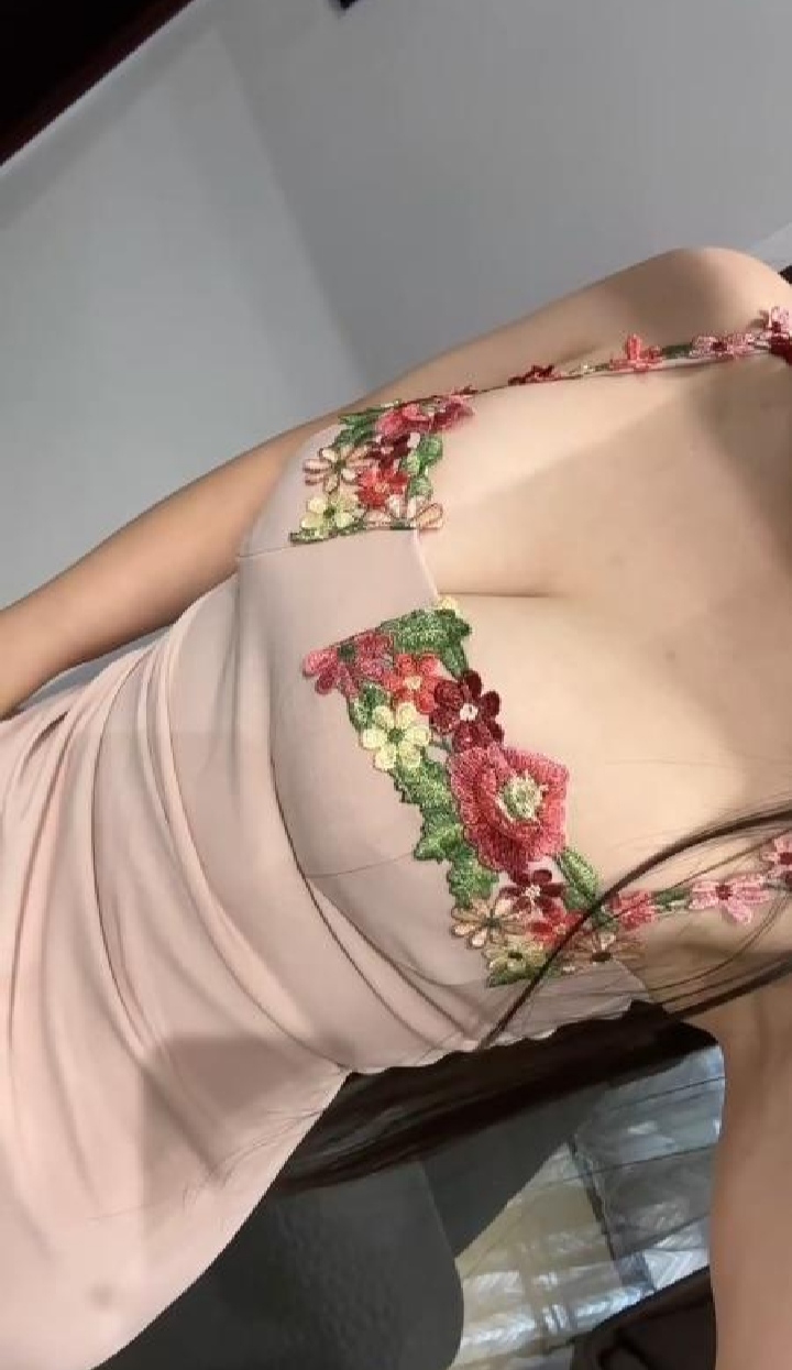 罗湖大胸诱人小姐姐