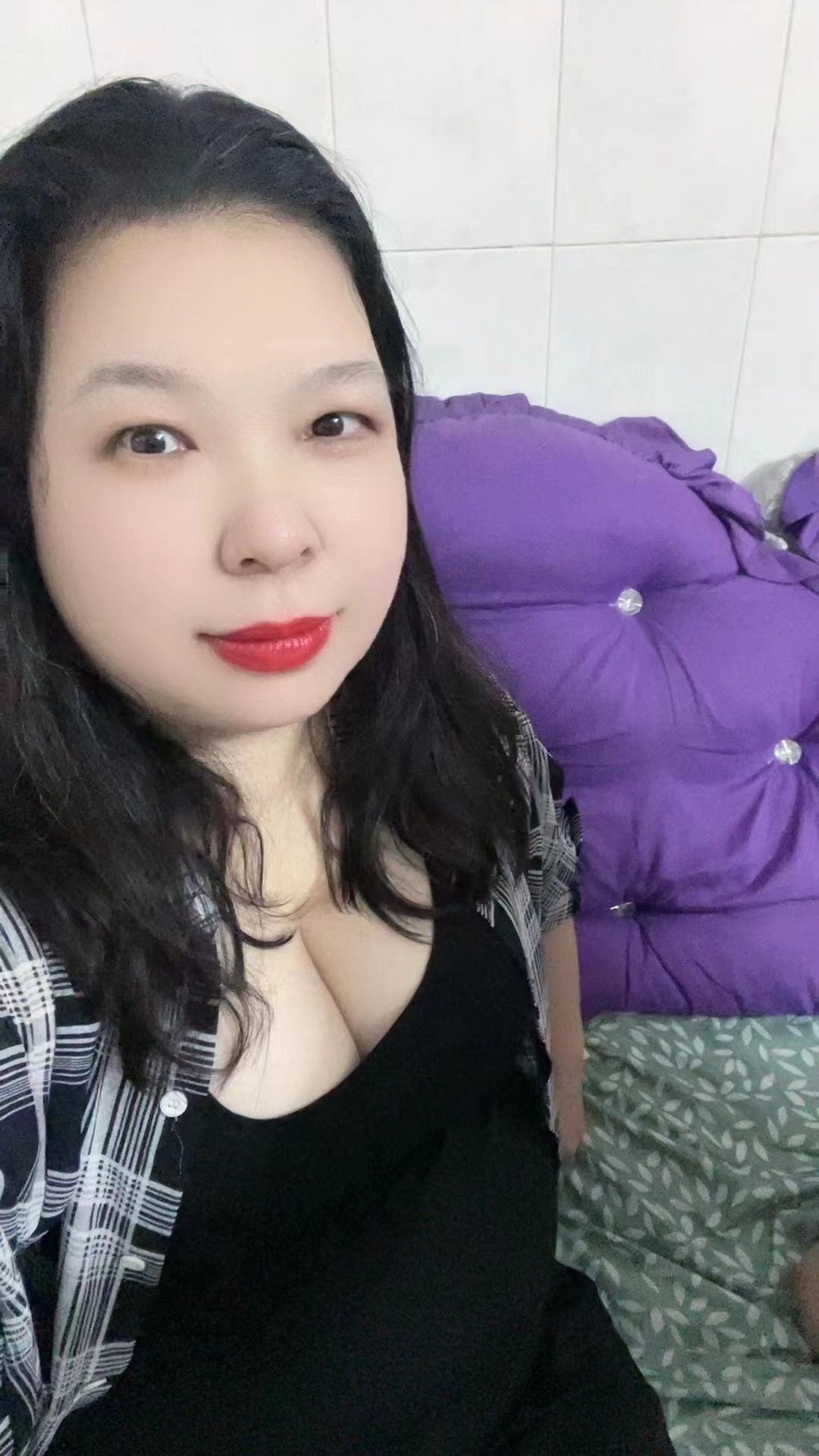 葛村路服务型圆润姐姐