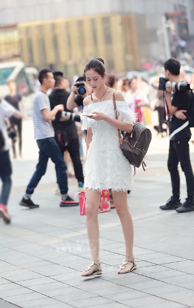 身材高挑的秀儿