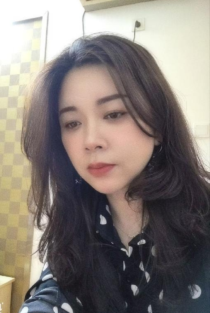 洪山广场妩媚少妇笑笑