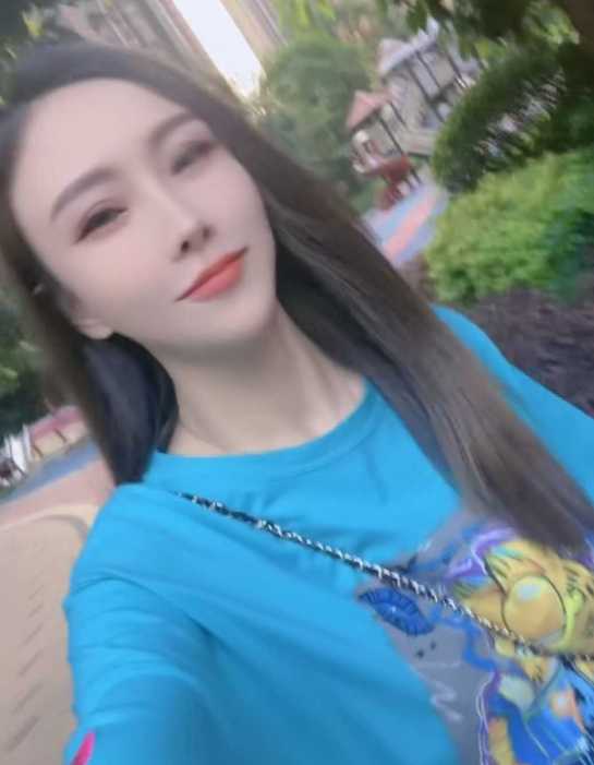 金凤川女小姐妹四人兼职