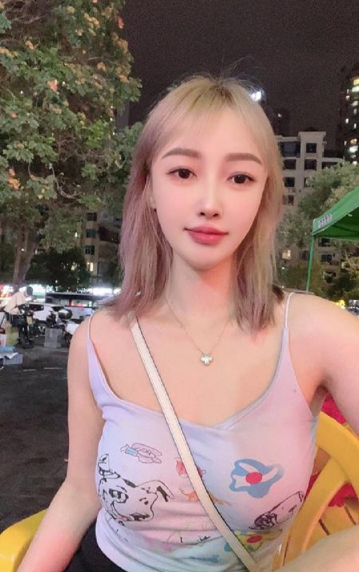 罗湖白嫩大奶颜值茶茶