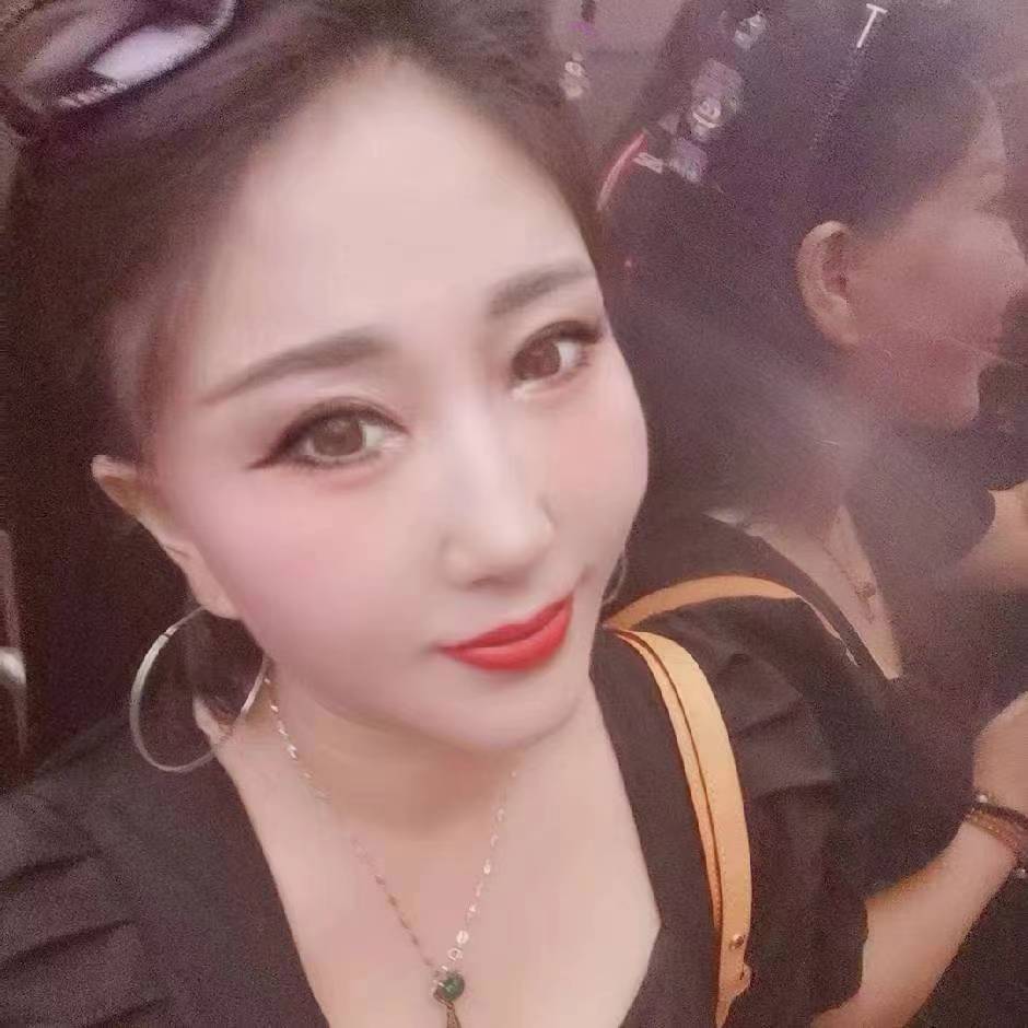 沙坪坝小龙坎自做风sao少妇，技术好会喷水