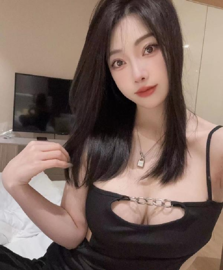 极品肥臀大奶惹火少妇