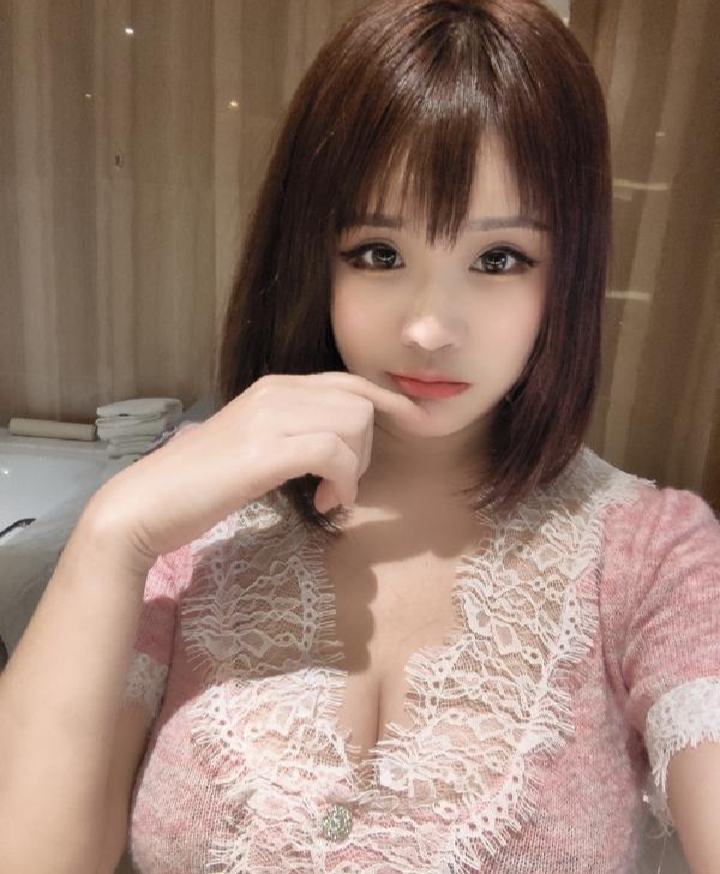 塘沽丰满大奶萌妹西西