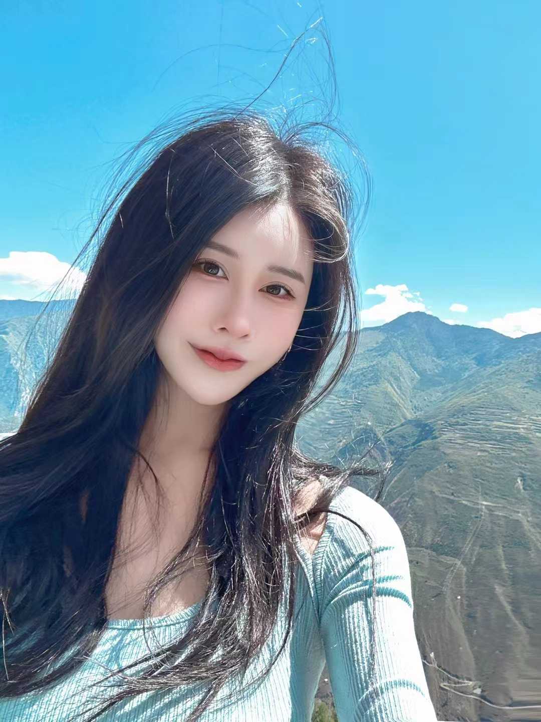 非常漂亮且优雅的小姐姐