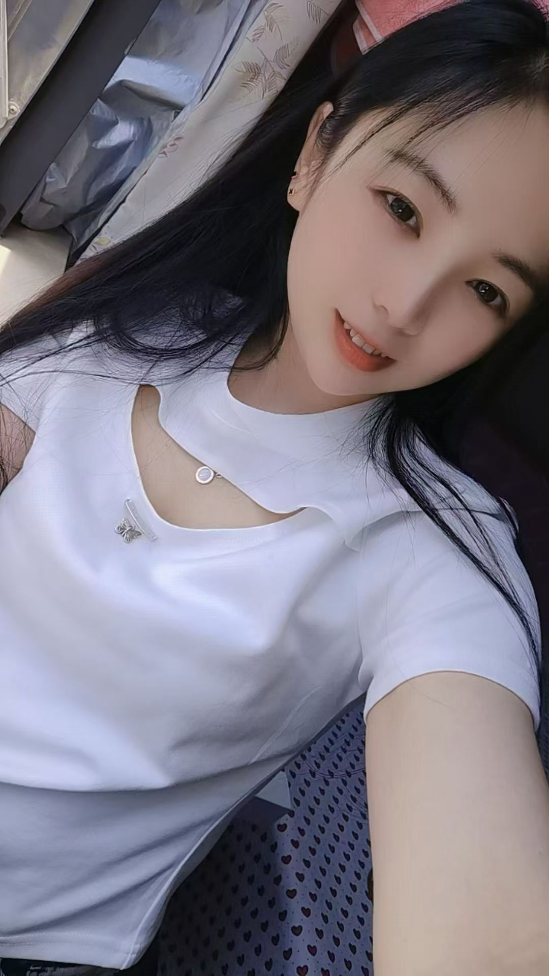 狮山甜妹清新的弯弯