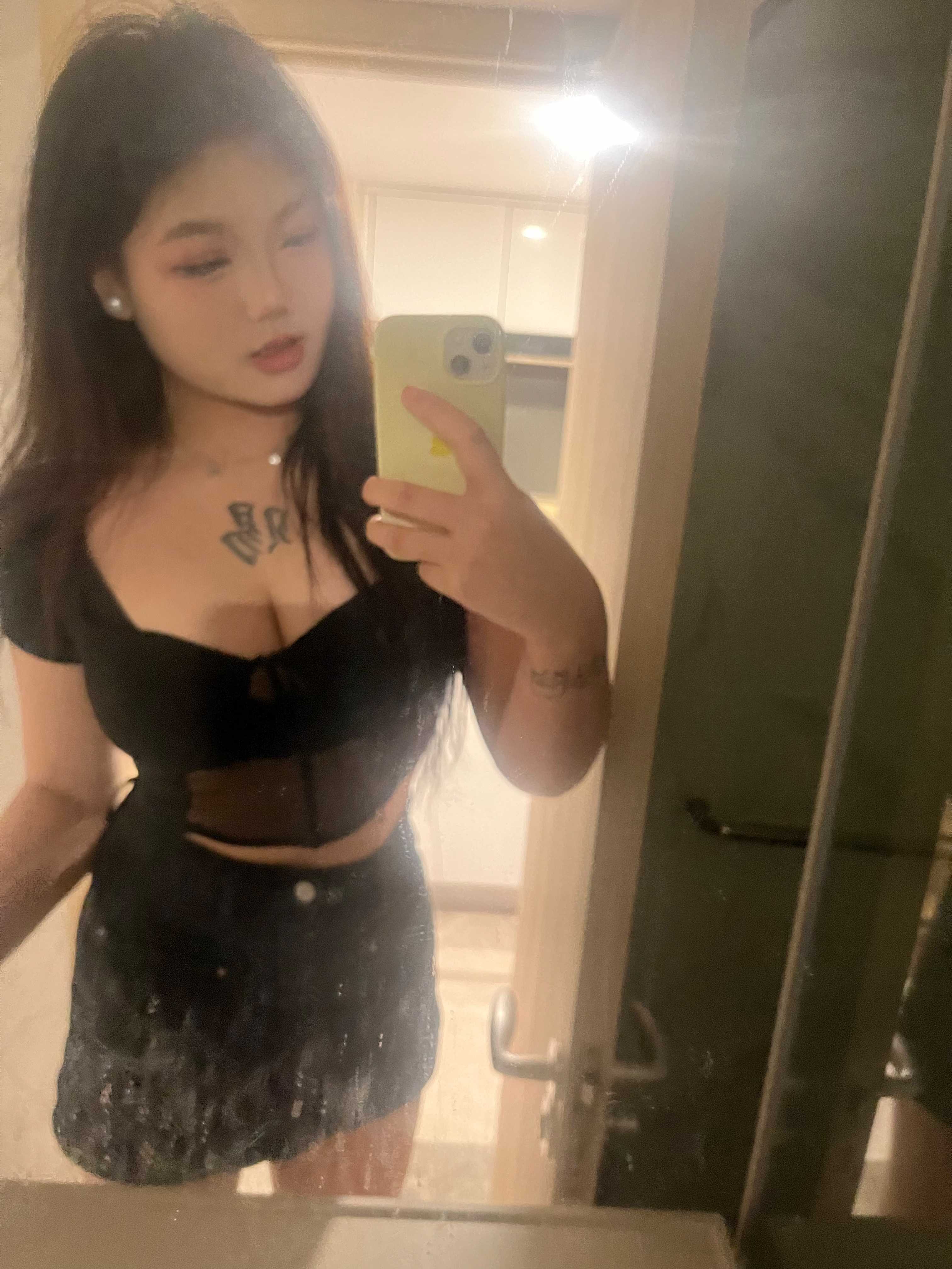 00后丰满 丰满型 身材高挑