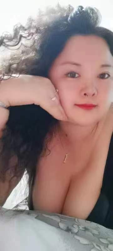 石厦丰满巨乳少妇