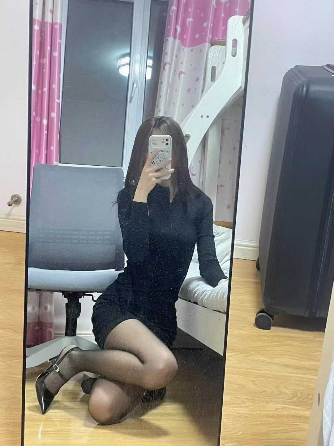 高颜值兼职小姐姐