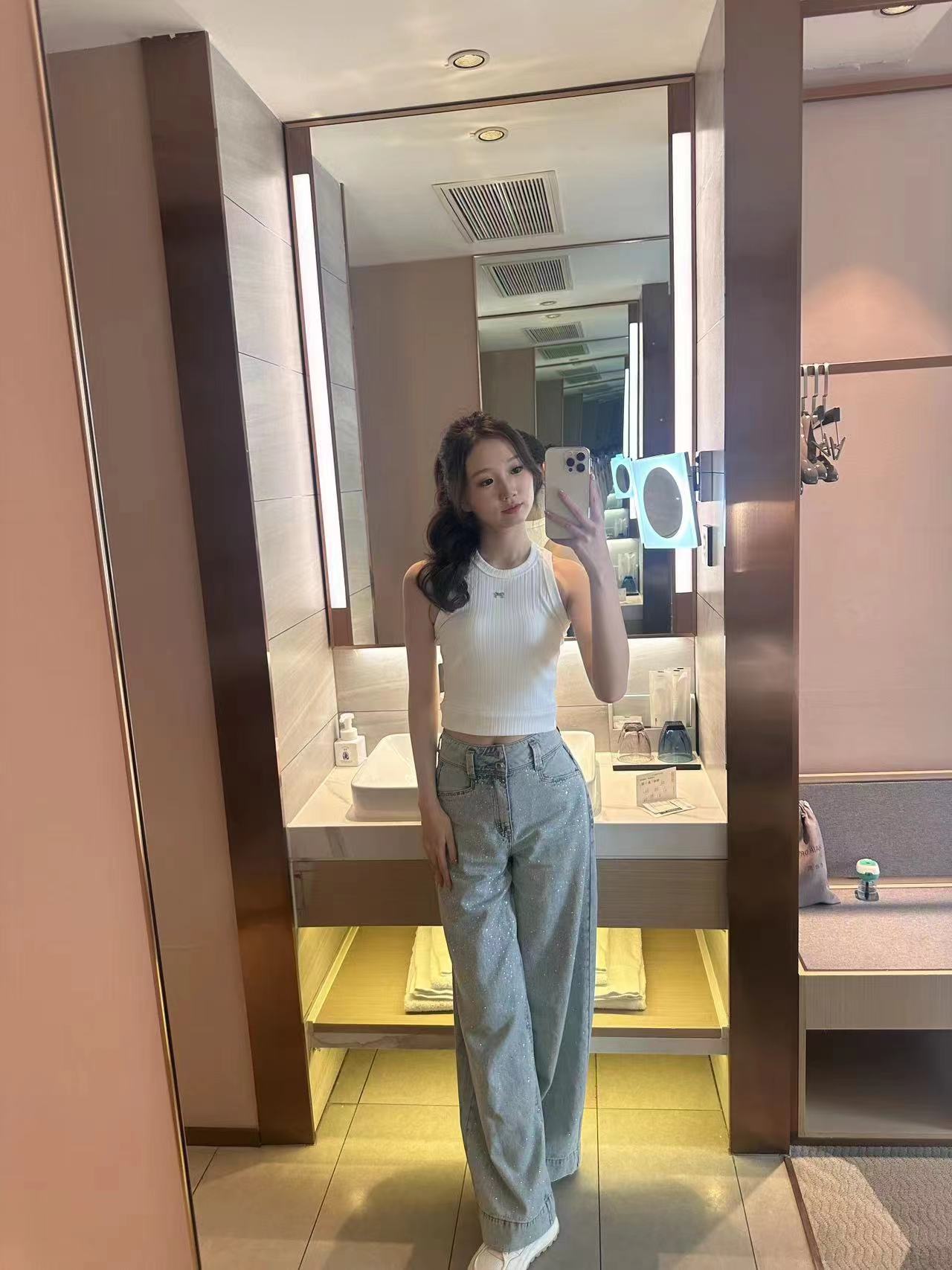 东区小姐姐笑起来很甜