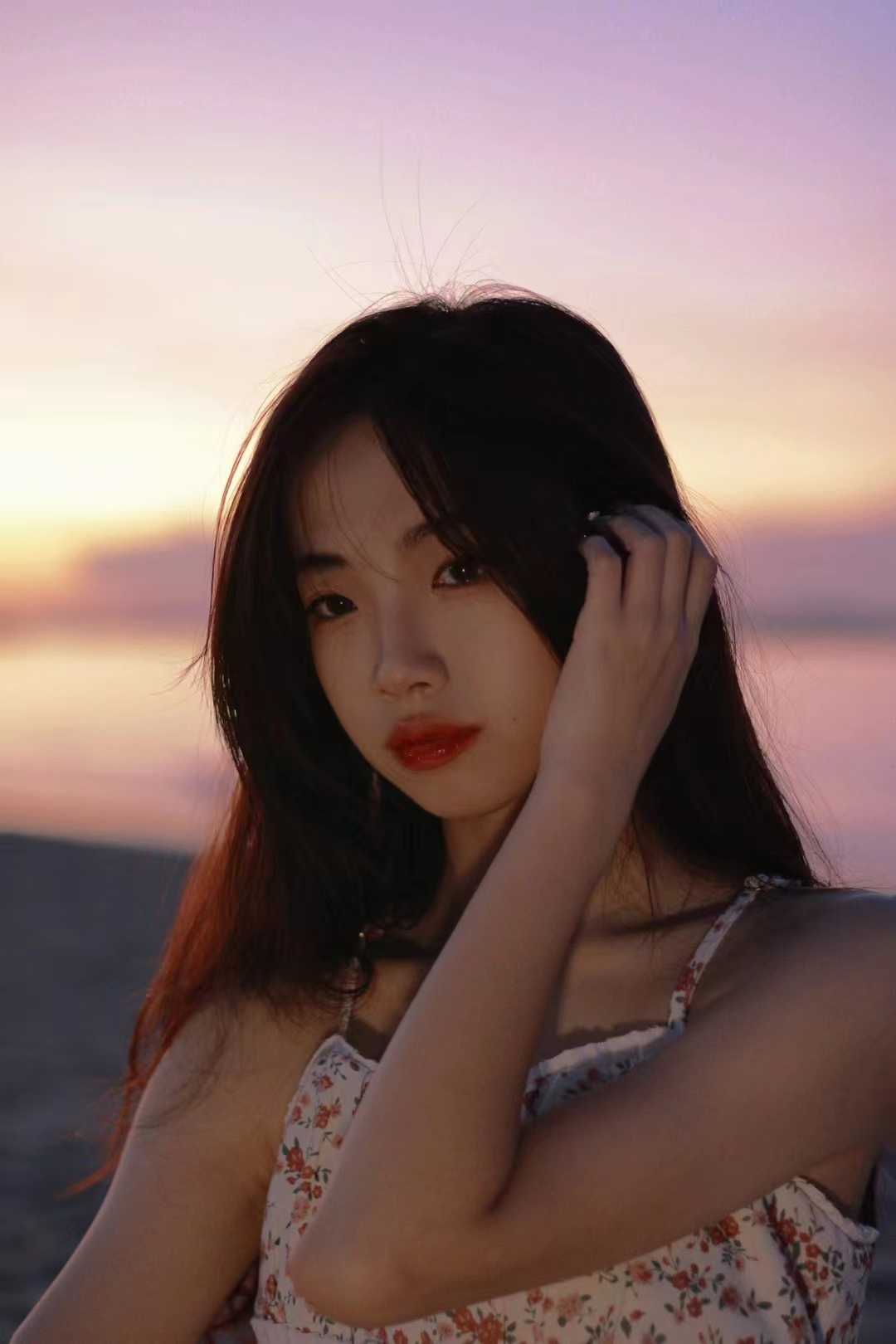 身材柔软性感尤物小美女