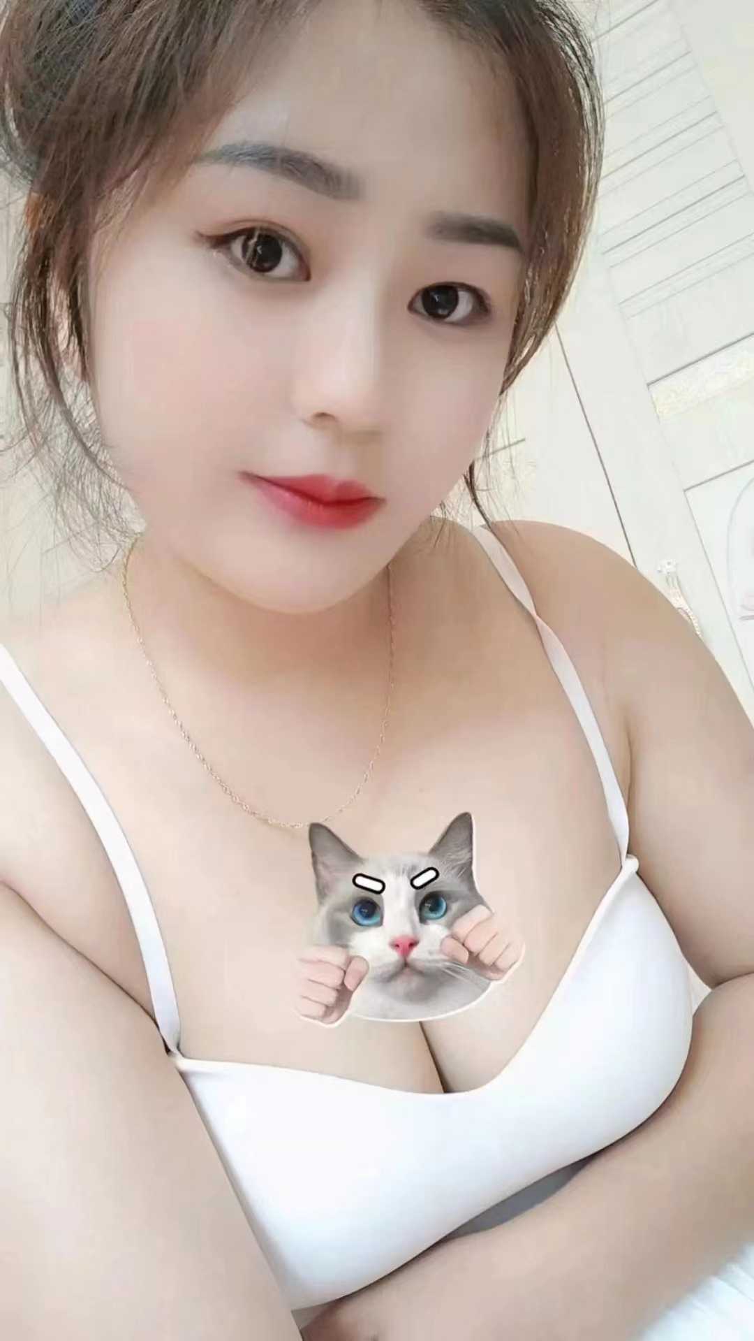 姑苏白嫩大胸惹火妹子