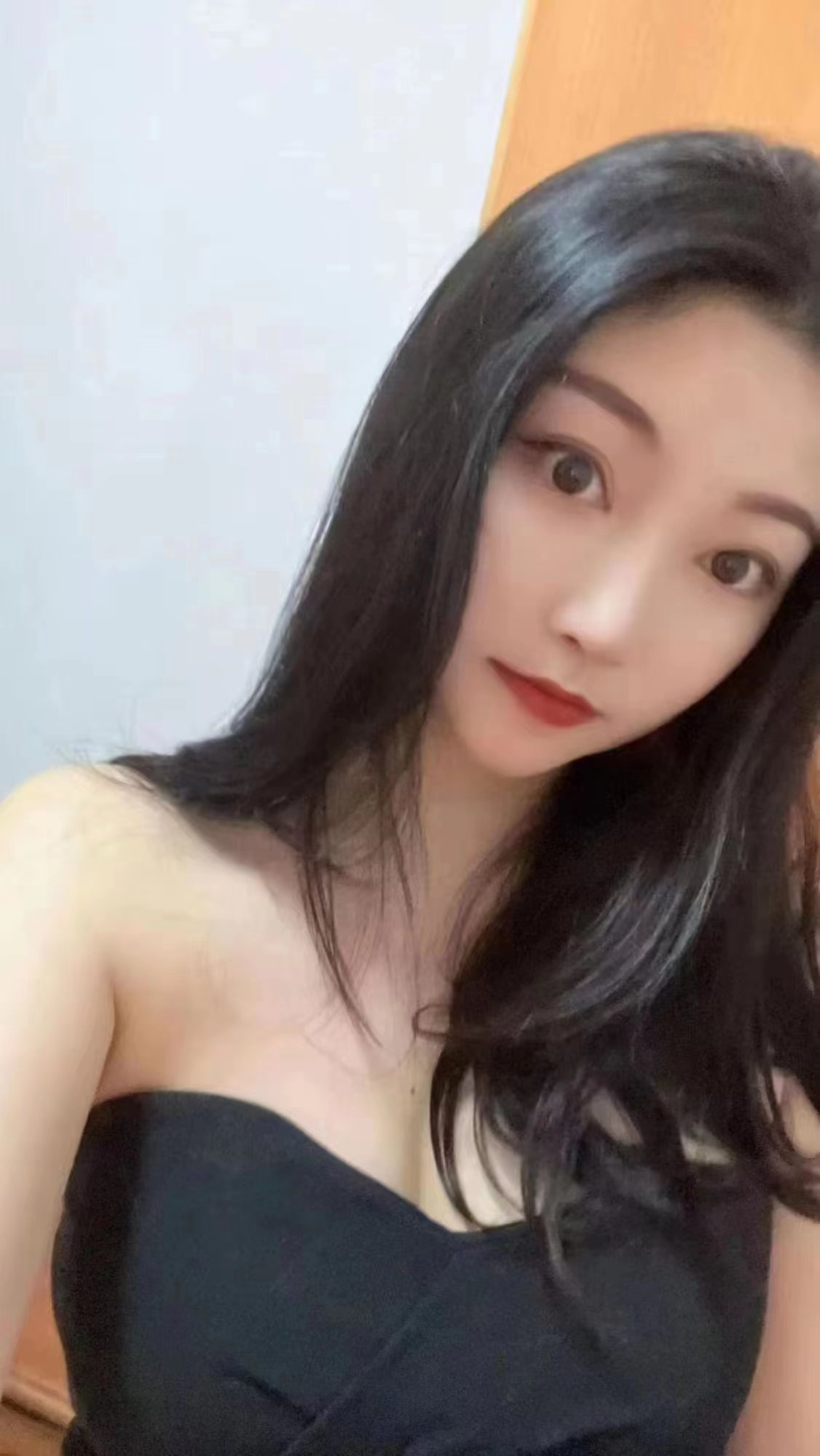 钱塘新区粉嫩诱人花小妹