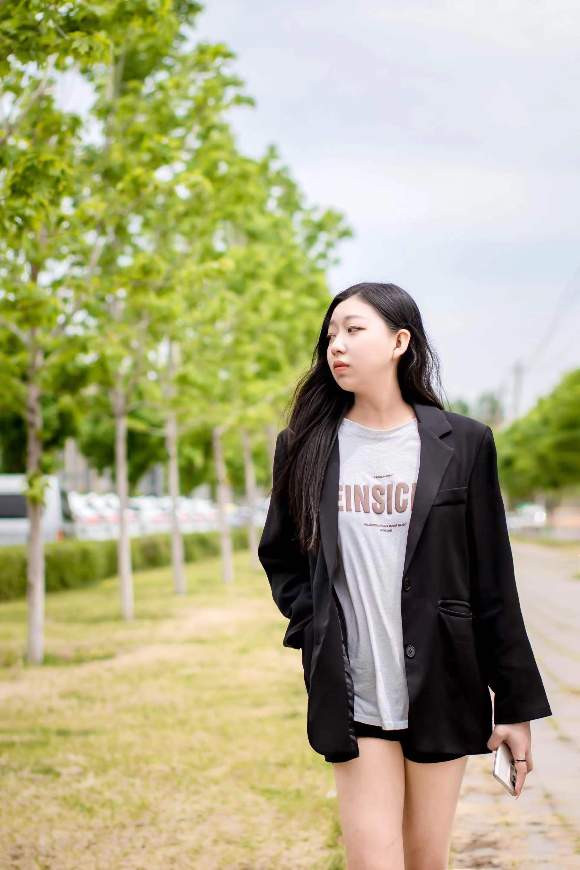 分享一很有气质的小姐姐