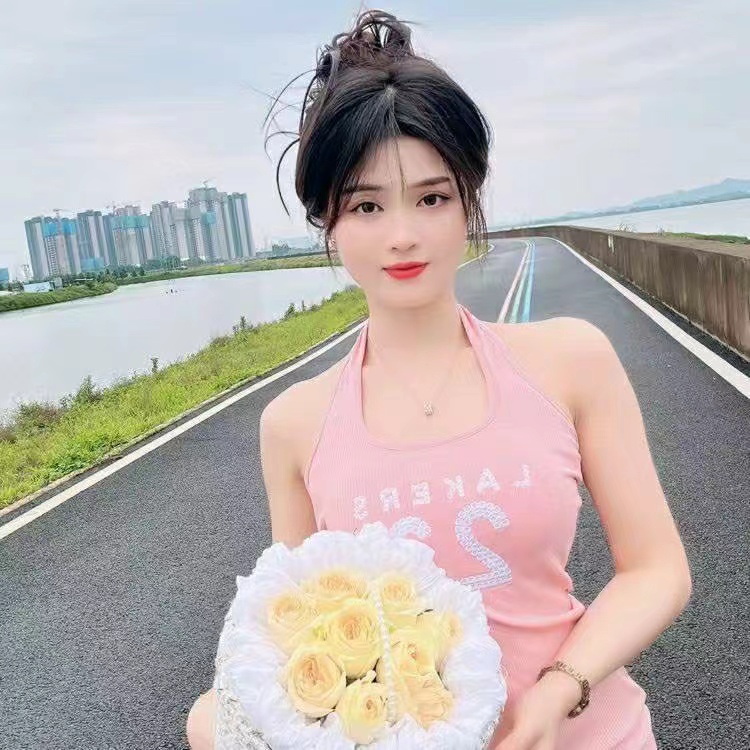 大胸皮肤白无异味人妻比较乱