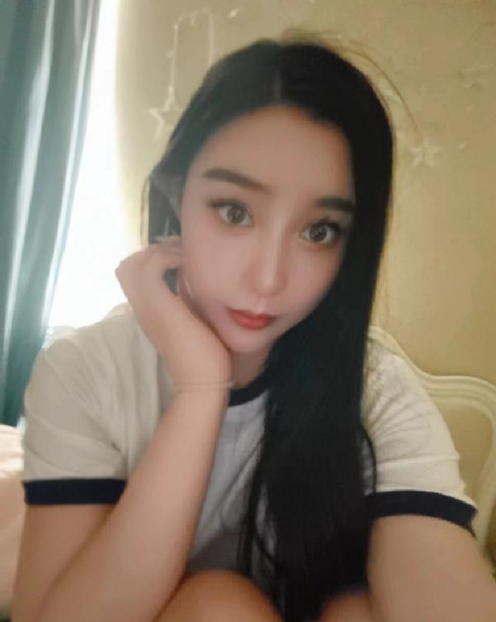 体验南开巨乳辣妹