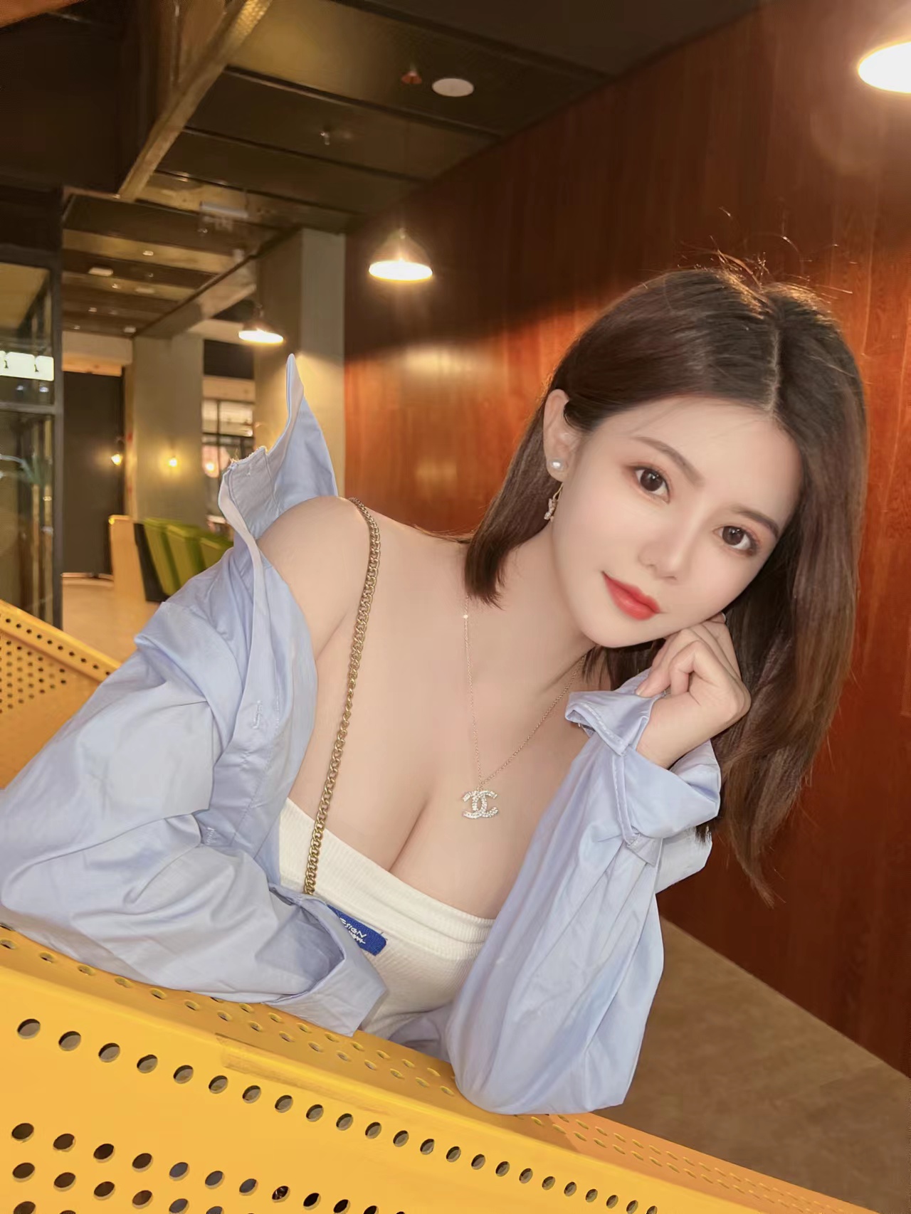 龙华气质特别棒小姐姐