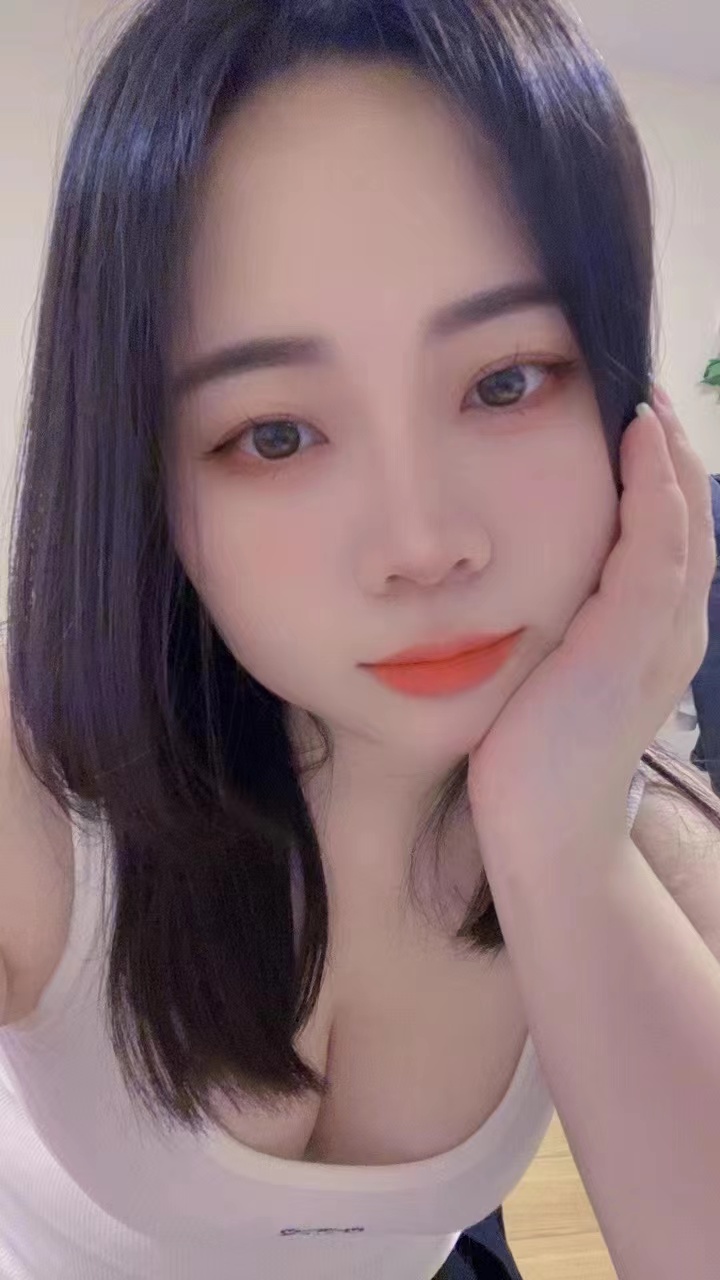 姑苏白嫩丰满中项小果儿